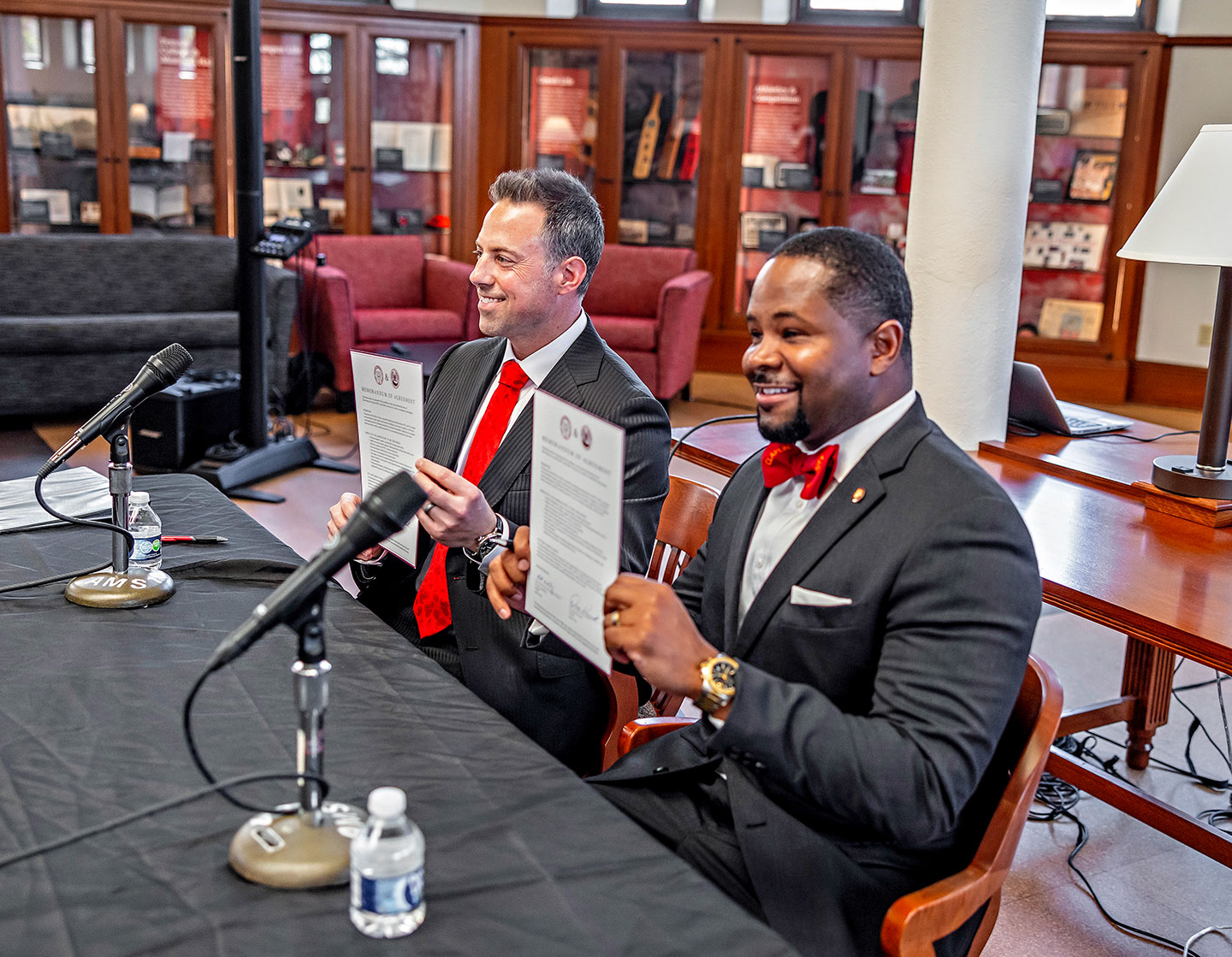 from left- Ohio Wesleyan University President Matt vandenBerg, Ed.D and Claflin President Dr. Dwaun J. Warmack display memorandum of agreement  (Photo by James DeCamp)